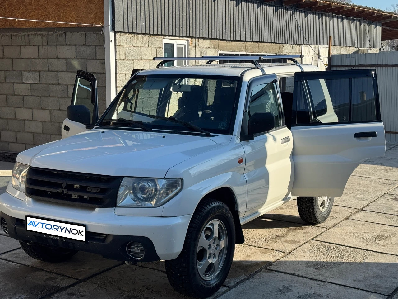 Mitsubishi Pajero, 2001