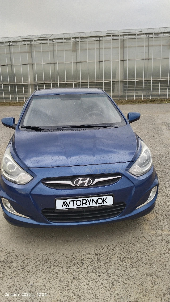 Hyundai Accent, 2011