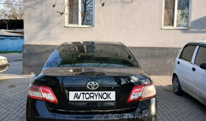 Toyota Camry 2010 года