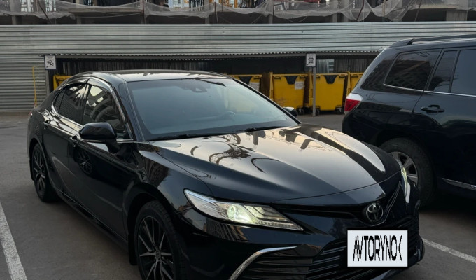 Toyota Camry 2021 года