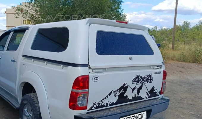 Toyota Hilux 2012 года