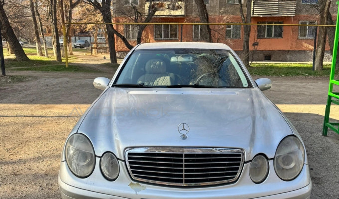 Mercedes-Benz E-Класс 2003 года