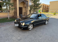 Mercedes-Benz E-Класс 2001 года