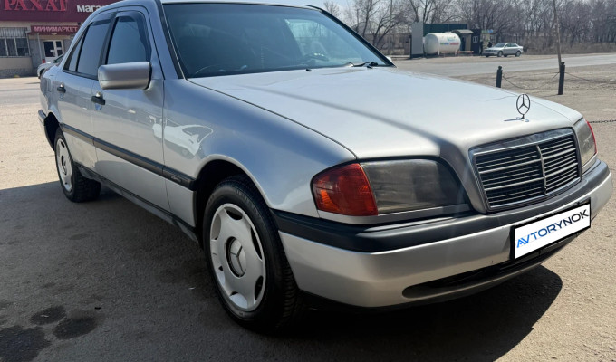 Mercedes-Benz C-Класс 1993 года