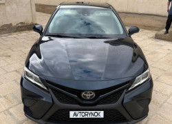 Toyota Camry 2020 года