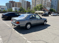 Mercedes-Benz E-Класс 1990 года