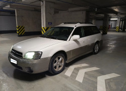 Subaru Outback 2000 года