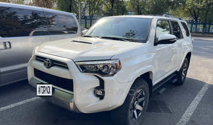 Toyota 4Runner 2021 года