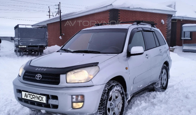 Toyota RAV4 2002 года