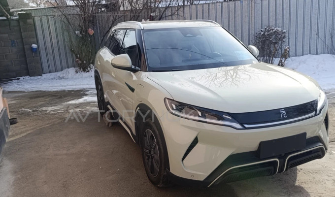 BYD Yuan Up 2024 года