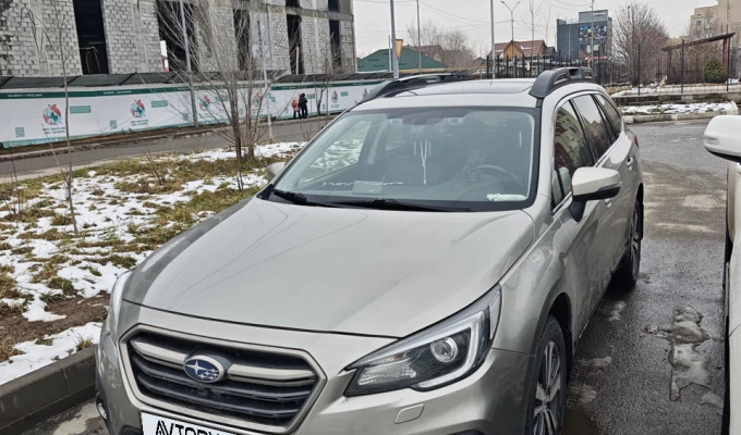 Subaru Outback 2018 года