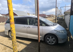 Toyota Estima 2008 года