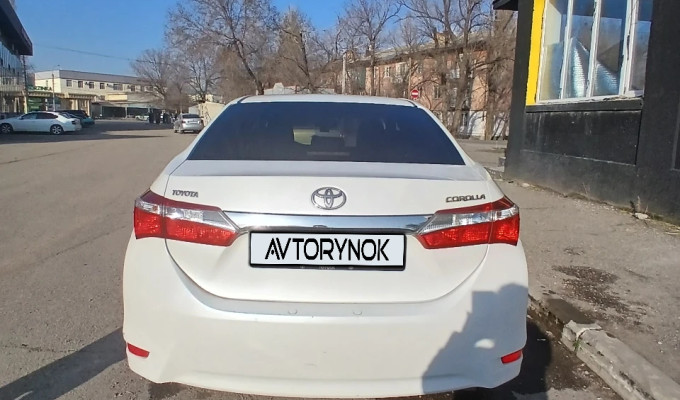 Toyota Corolla 2013 года