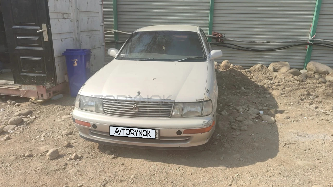 Toyota Crown, 1991