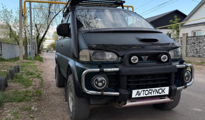 Mitsubishi Delica 1995 года