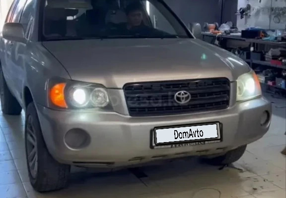 Toyota Highlander 2003 года