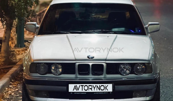 BMW 5 серия 1993 года