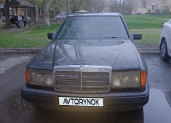 Mercedes-Benz E-Класс 1988 года