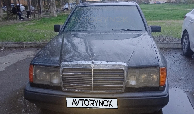 Mercedes-Benz E-Класс 1988 года