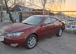 Toyota Camry 2005 года