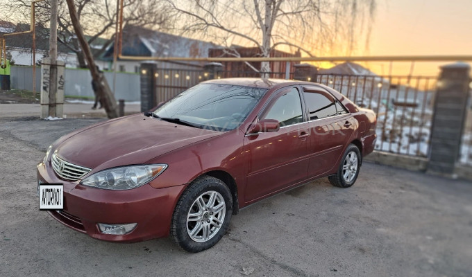 Toyota Camry 2005 года