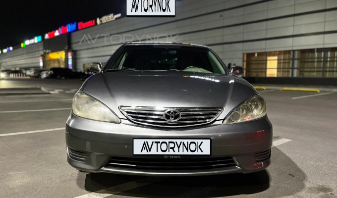 Toyota Camry 2005 года