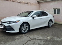 Toyota Camry 2021 года