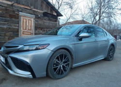 Toyota Camry 2021 года