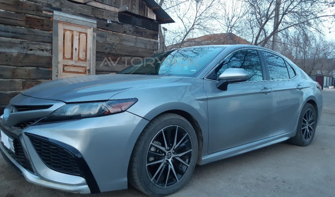 Toyota Camry 2021 года