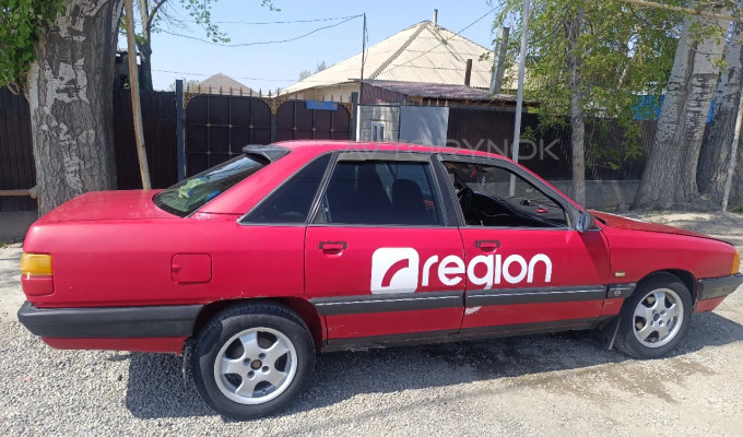 Audi 100 1989 года