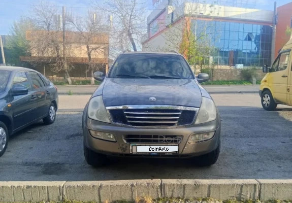 SsangYong Rexton 2002 года
