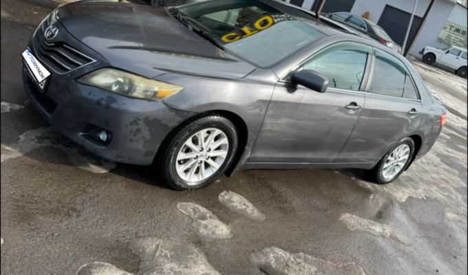 Toyota Camry 2010 года