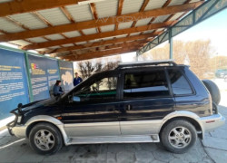 Mitsubishi RVR 1995 года
