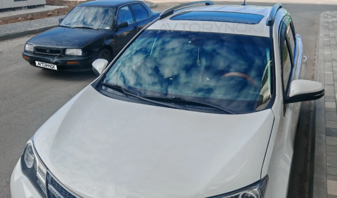 Toyota RAV4 2013 года