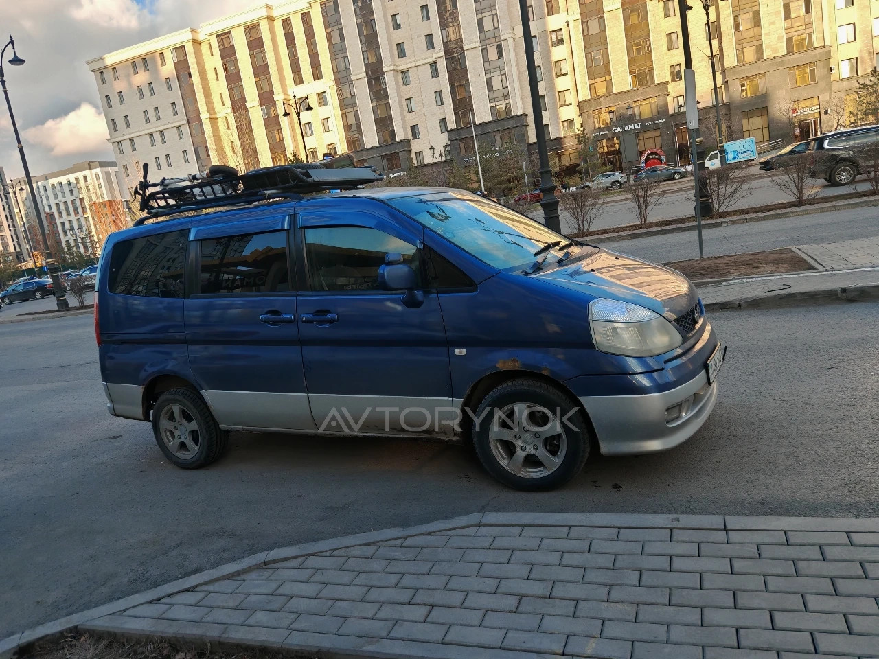 Nissan Serena, 1999