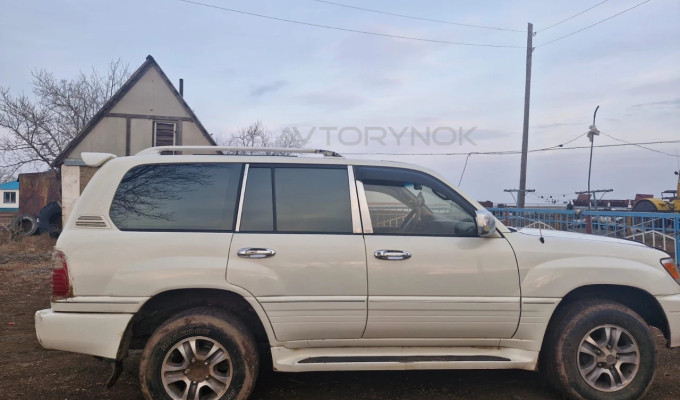 Lexus LX 1999 года