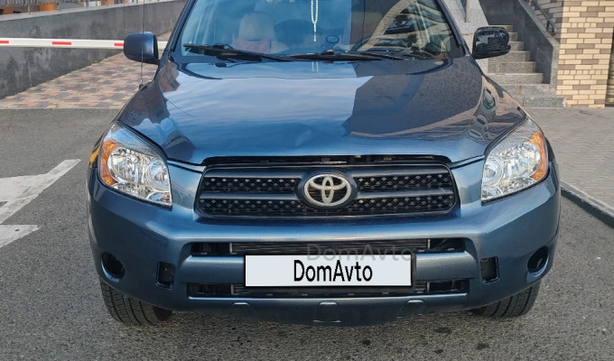 Toyota RAV4 2007 года