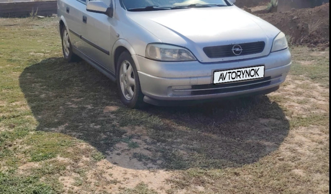 Opel Astra 2000 года