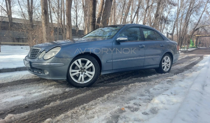 Mercedes-Benz E-Класс 2004 года
