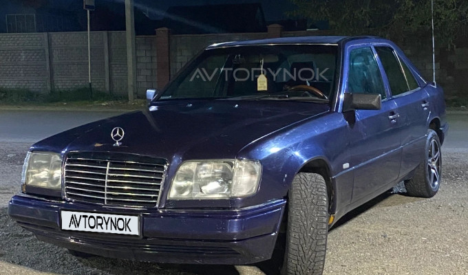 Mercedes-Benz E-Класс 1993 года