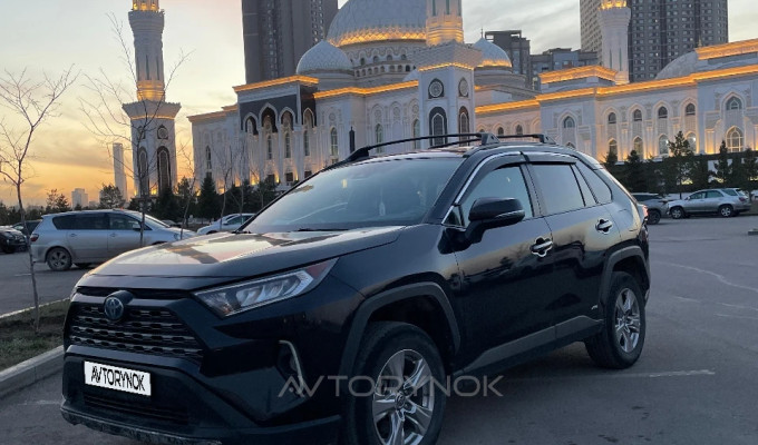 Toyota RAV4 2022 года
