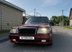 Mercedes-Benz E-Класс 1993 года