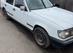 Mercedes-Benz E-Класс 1989 года