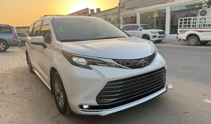 Toyota Sienna 2025 года