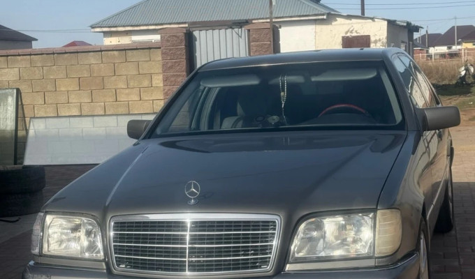 Mercedes-Benz S-Класс 1994 года