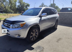 Toyota RAV4 2007 года