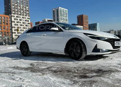 Hyundai Elantra 2023 года