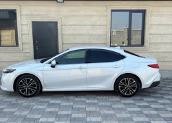 Toyota Camry 2024 года