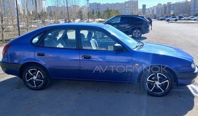 Toyota Corolla 2000 года