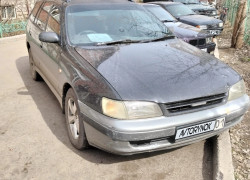 Toyota Caldina 1995 года
